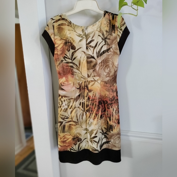 Cache beautiful dress. Animal print with gold shimmer. Fabulous look. - Picture 4 of 7